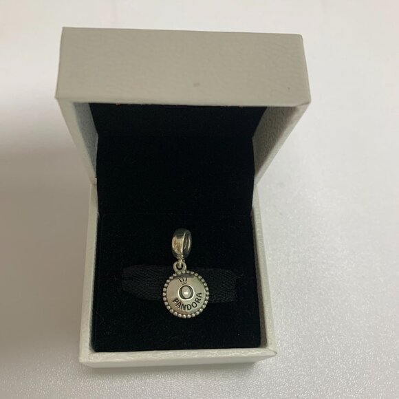 Pandora Finland Flag Exclusive Charm - Picture 4 of 4